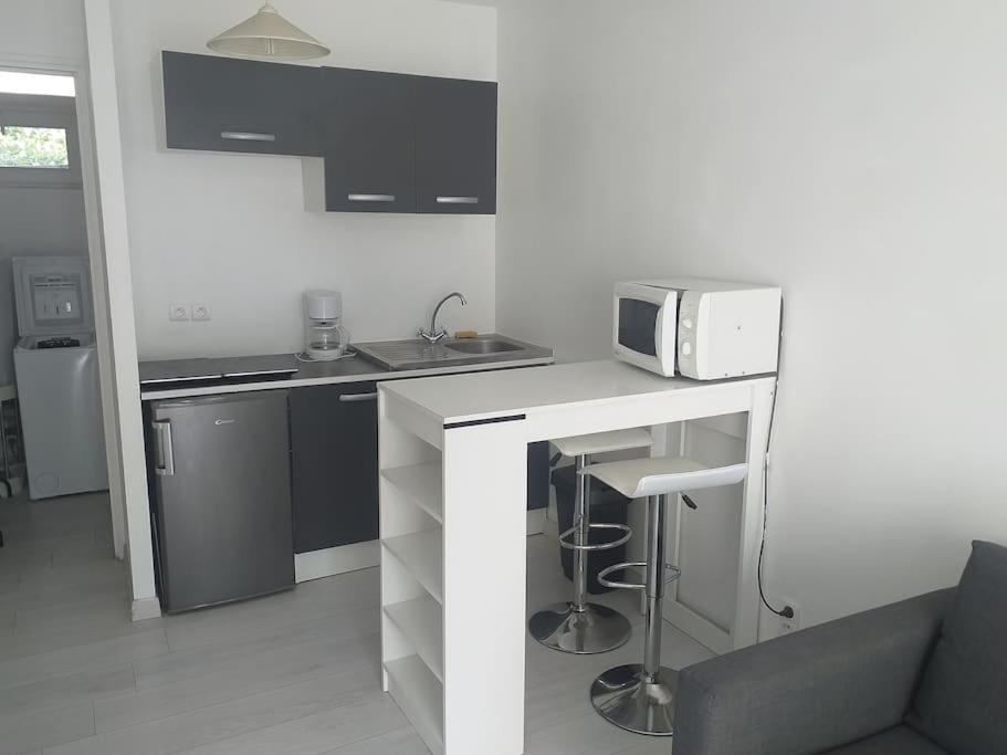 Studio Meuble Wifi A Proximite Du Tram Castelnau-le-Lez Kültér fotó